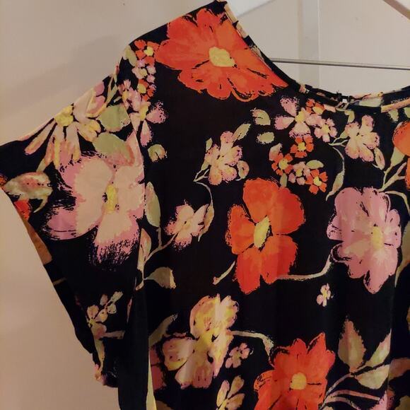 Jones Co Plus Size Blouse Bold Multicolor Floral 2X Short Sleeve - Picture 2 of 4